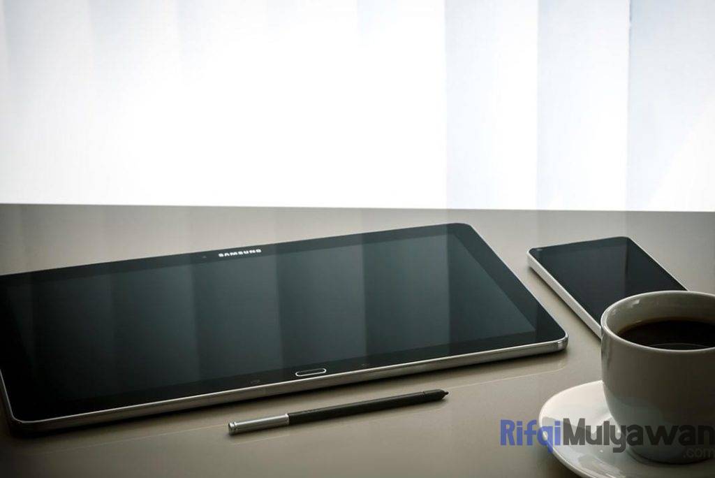 Ilustrasi Gambar Apa Itu Sistem Operasi Android Dan Windows