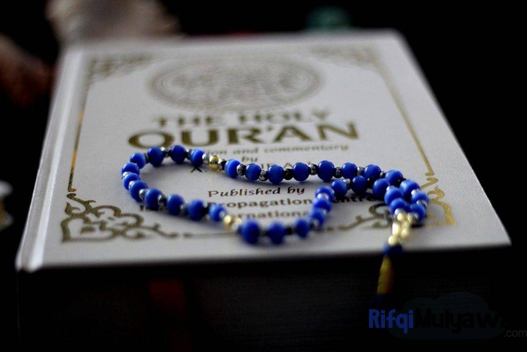 Ilustrasi Gambar Apa Itu Huruf Hijaiyah Dalam Membahas Pengertian Makhorijul Huruf