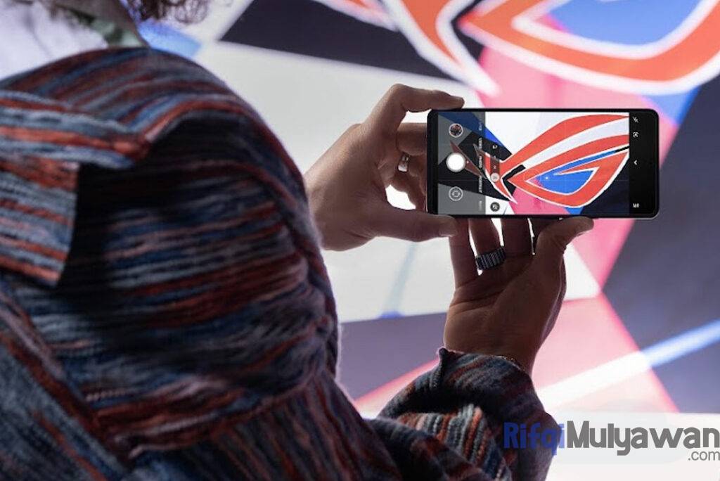 Gambar ROG Phone 8 Dan Representasinya Untuk Mengevolusi Gaya Hidup Digital Sebagai Smartphone HP Ponsel Gaming