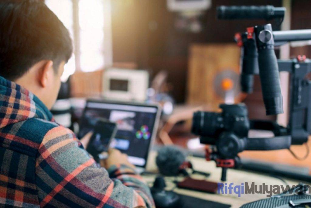 Ilustrasi Gambar Bagaimana Cara Membuat Sebuah Video Tutorial Atau Panduan Dari Awal Atau Nol