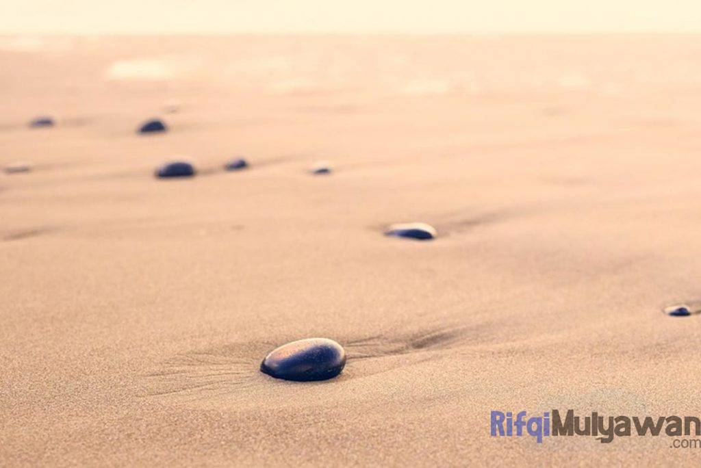 Ilustrasi Gambar Cerita Inspiratif Kisah Batu Dan Pasir Tentang Persahabatan