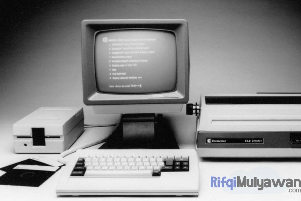 Ilustrasi Gambar Sejarah Personal Computer Atau PC Dalam Membahas Pengertiannya