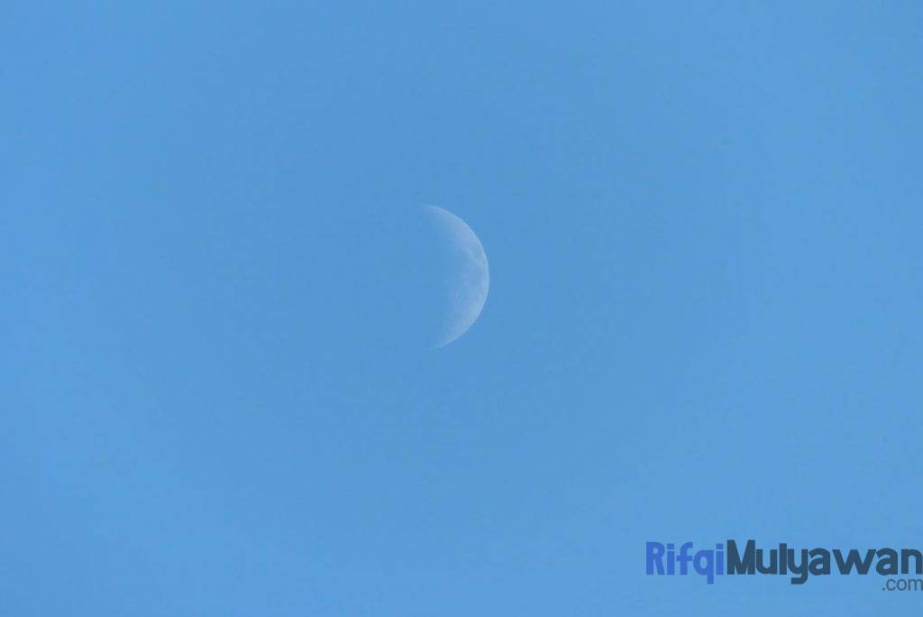 Ilustrasi Gambar Penentuan Hilal Dalam Membahas Pengertian Hilal Atau Bulan Sabit
